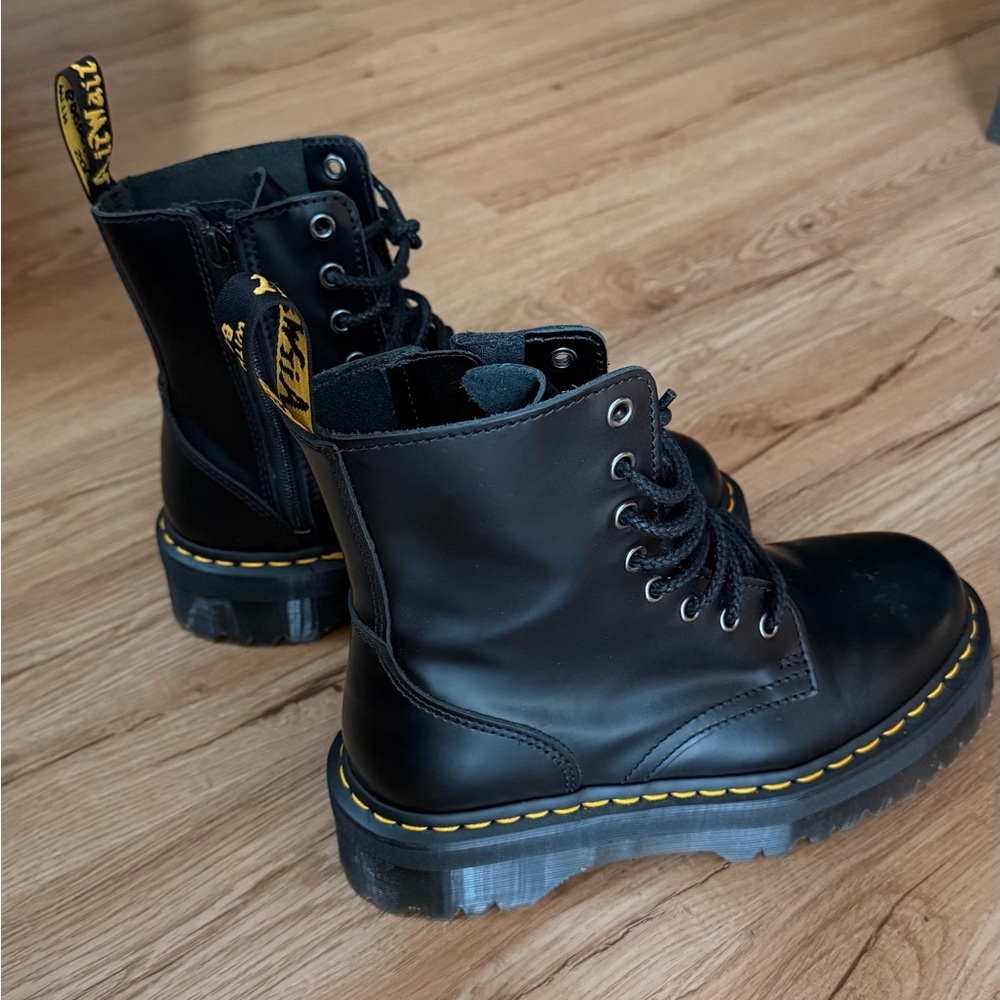 Dr. Martens Black Leather Lace-Up JADON BOOT SMOOTH LEATHER PLATFORMS